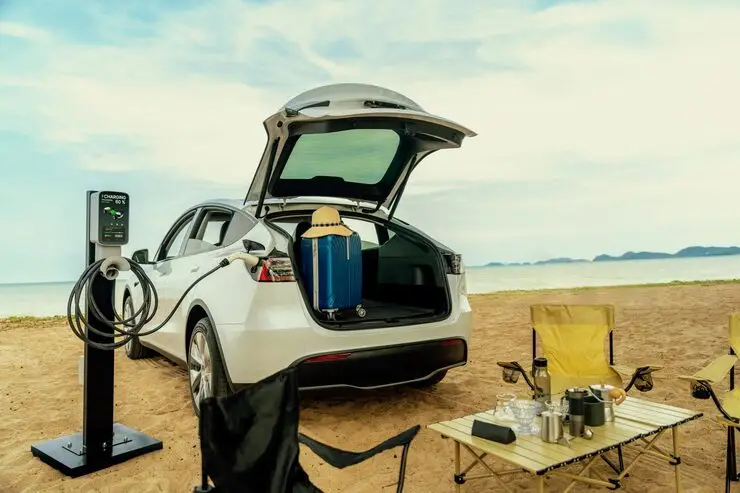 Road Trip Vacation Beach With Electric Car Recharging Battery Perpetual 31965 276924 - Charge Point Homes